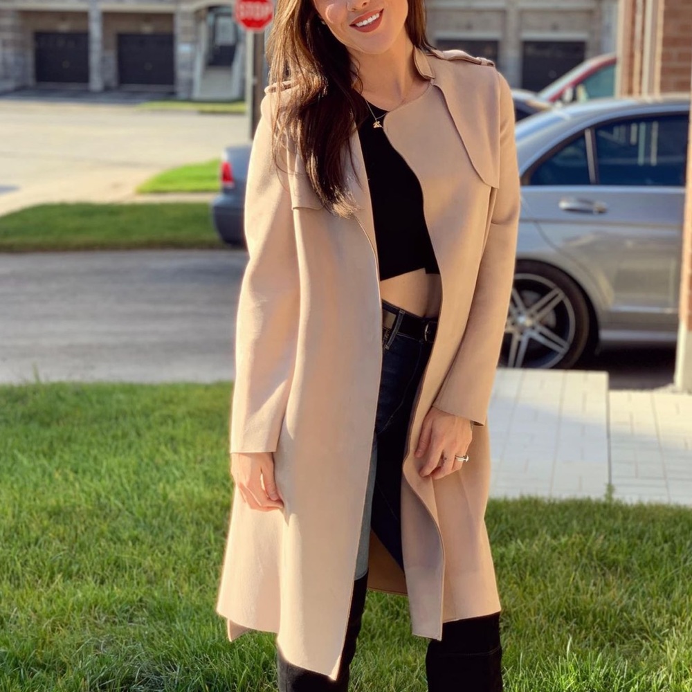 H&M trench. Great condition. Lightweight.